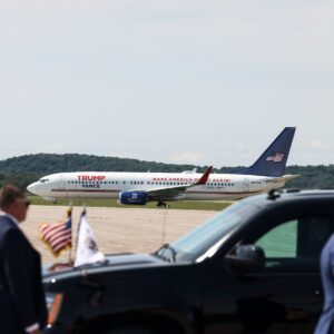 16election-live-plane-problems-czqv-mobileMasterAt3x