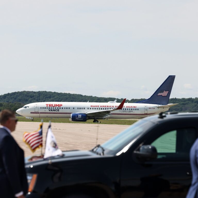 16election-live-plane-problems-czqv-mobileMasterAt3x